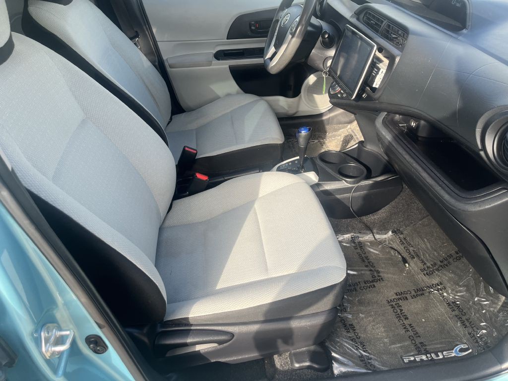 2014 Toyota Prius Image 26