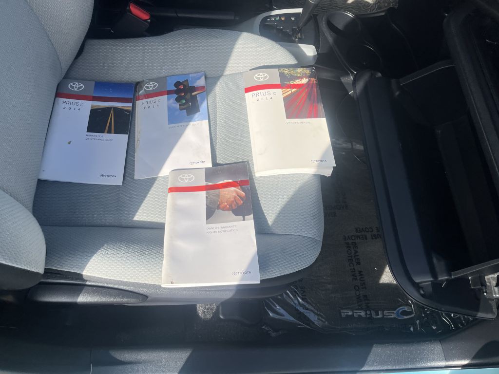 2014 Toyota Prius Image 27