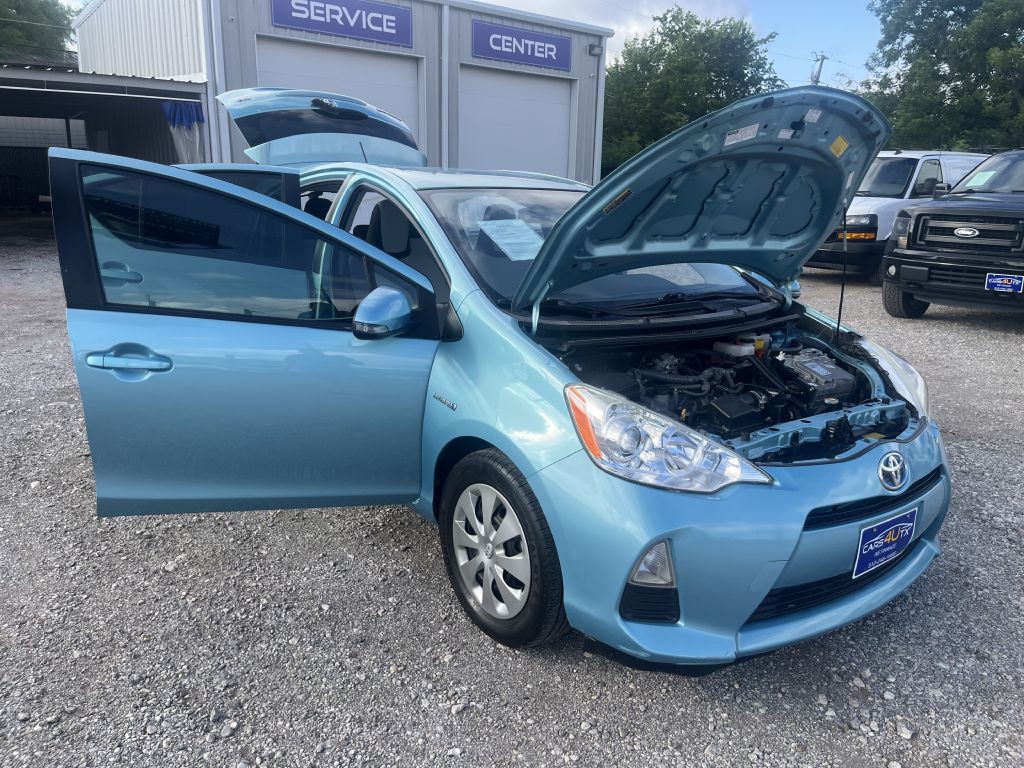 2014 Toyota Prius Image 33