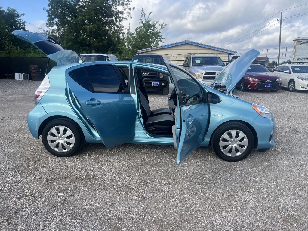 2014 Toyota Prius Image 34