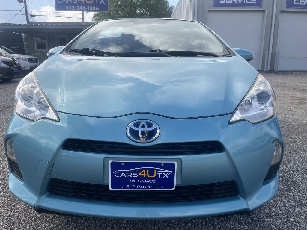 2014 Toyota Prius Image 38