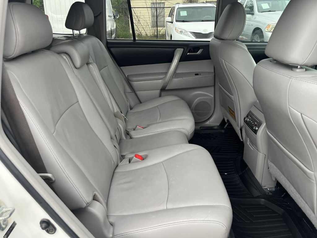 2012 Toyota Highlander Image 25