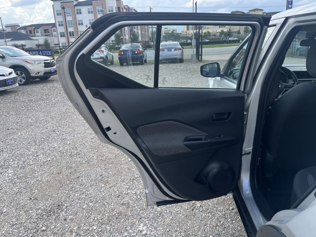 2020 Nissan Kicks Image 24