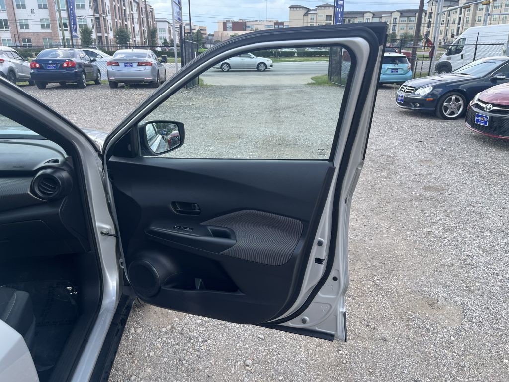 2020 Nissan Kicks Image 31