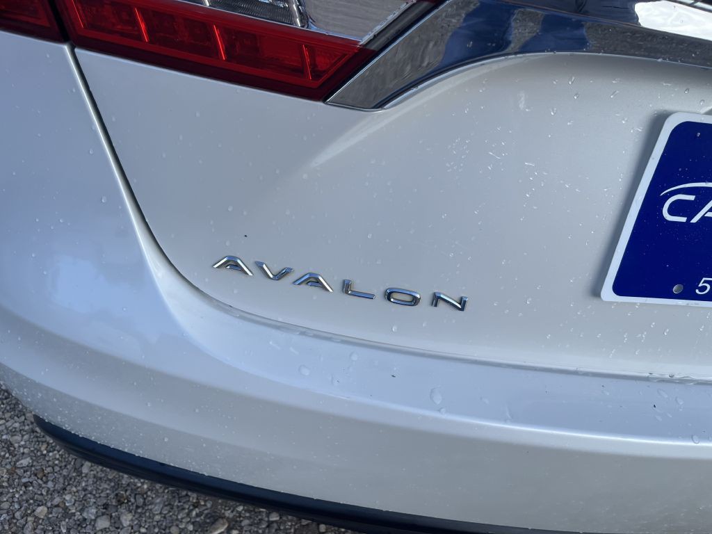 2013 Toyota Avalon Image 9
