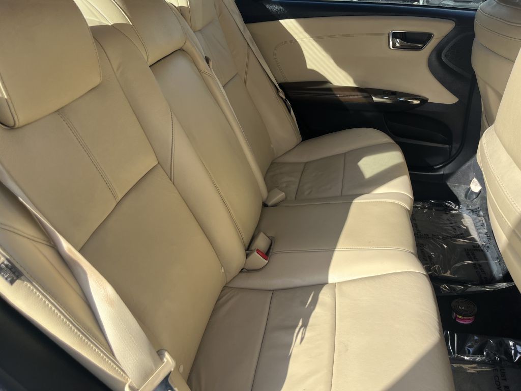 2013 Toyota Avalon Image 24