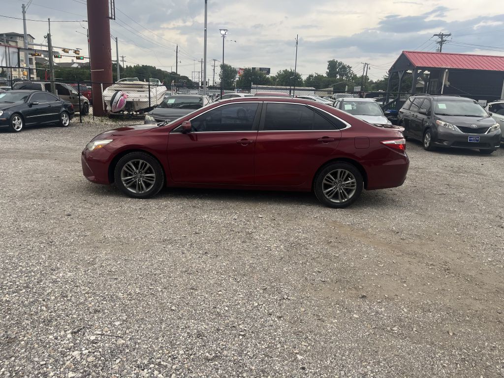 2017 Toyota Camry Image 2
