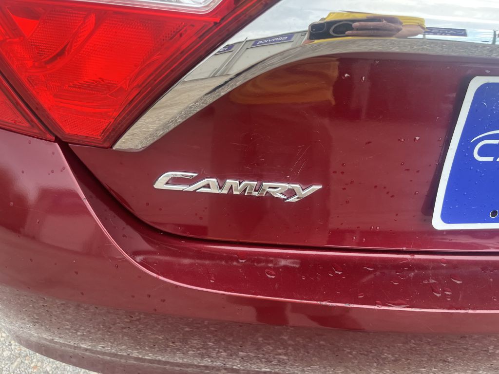 2017 Toyota Camry Image 8