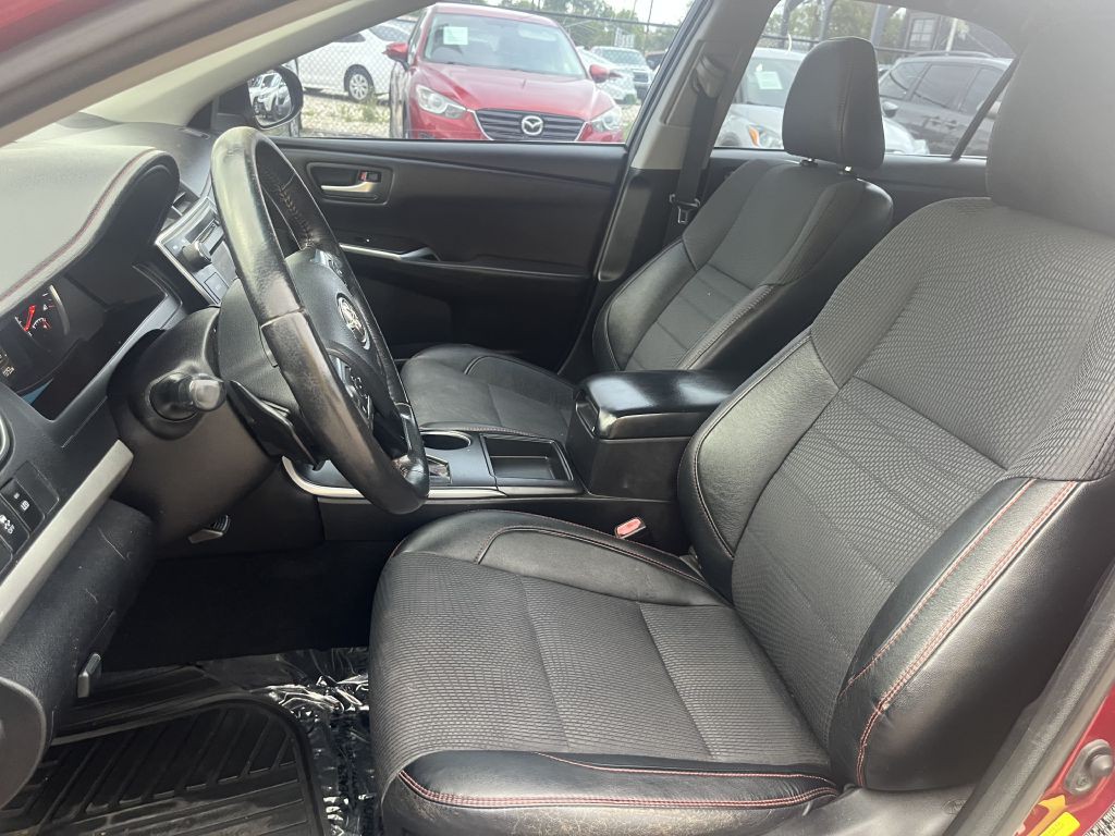 2017 Toyota Camry Image 14