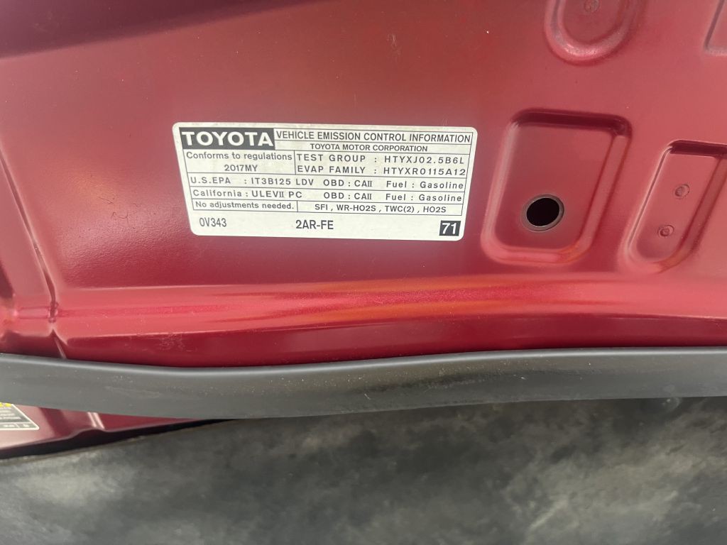 2017 Toyota Camry Image 31