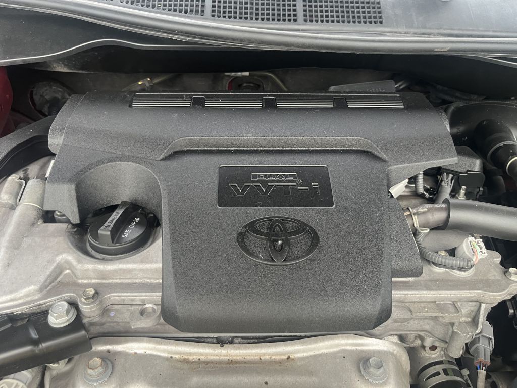 2017 Toyota Camry Image 32
