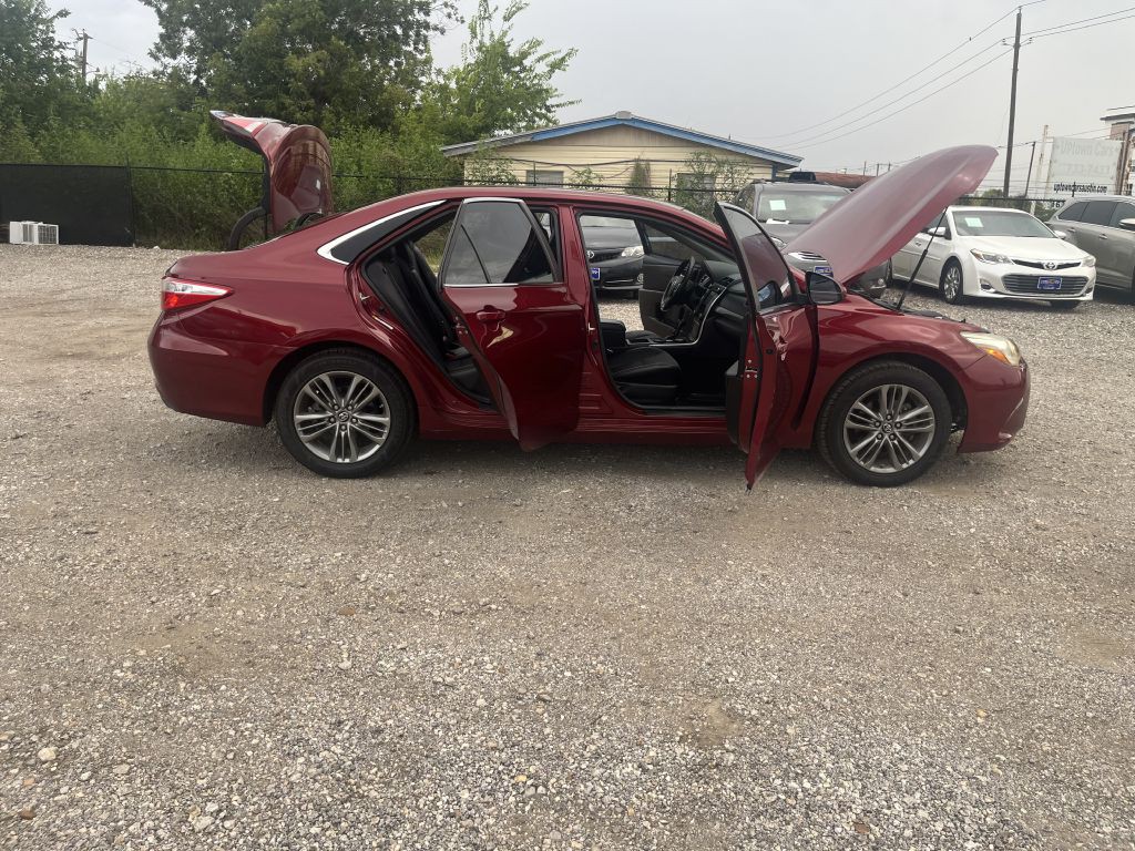 2017 Toyota Camry Image 37