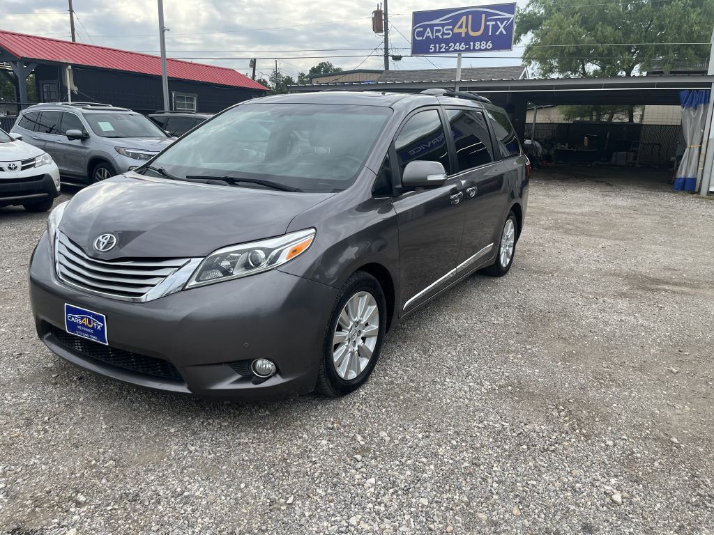 2015 Toyota Sienna Image 1