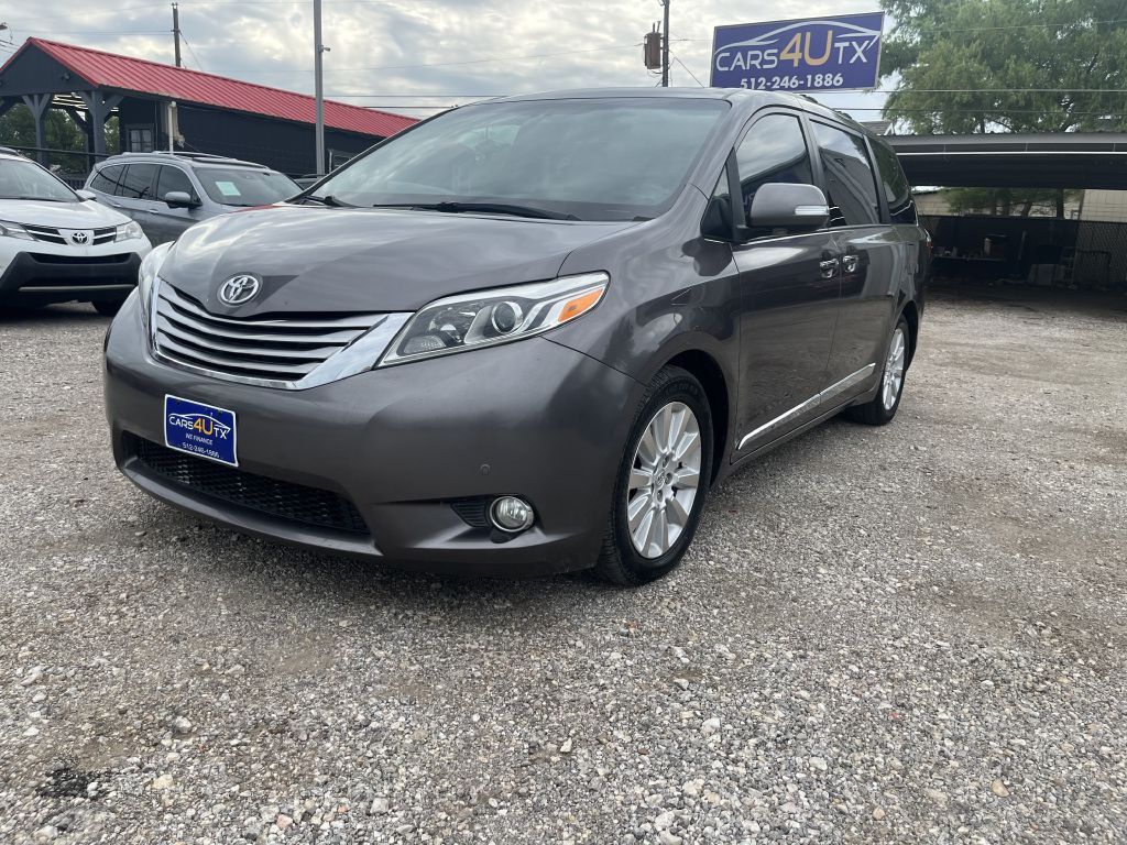 2015 Toyota Sienna Image 3