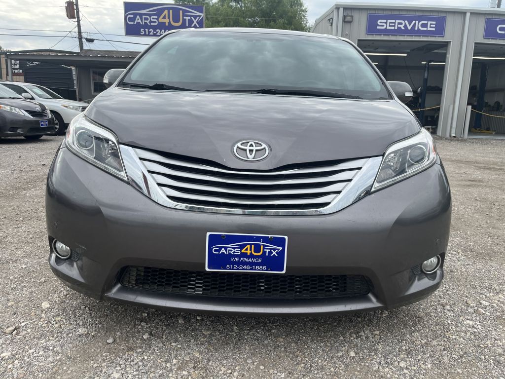 2015 Toyota Sienna Image 5