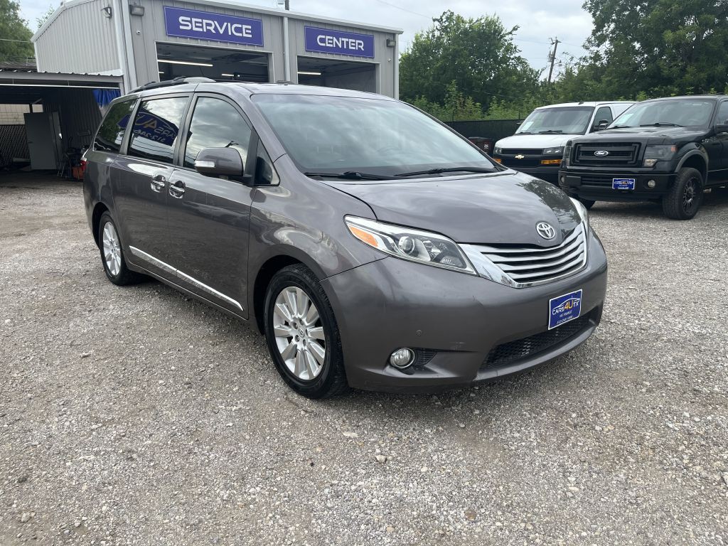 2015 Toyota Sienna Image 6