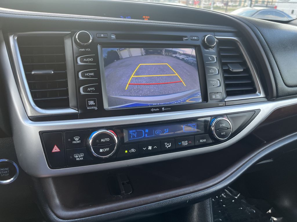 2014 Toyota Highlander Image 20