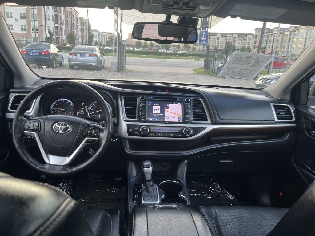 2014 Toyota Highlander Image 24
