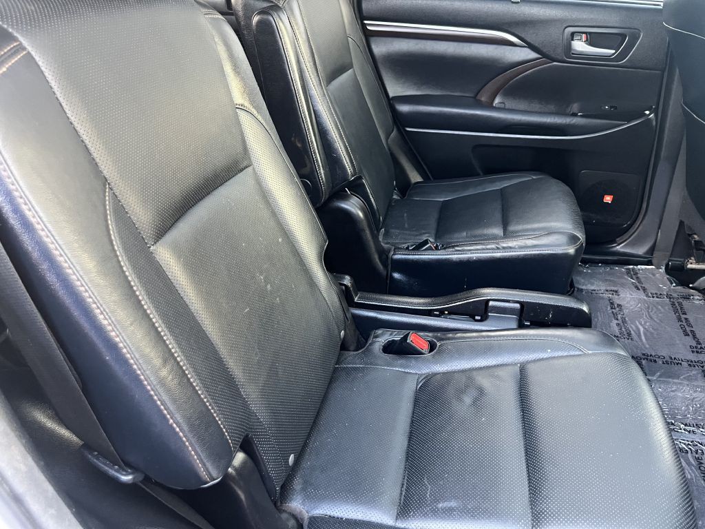 2014 Toyota Highlander Image 28