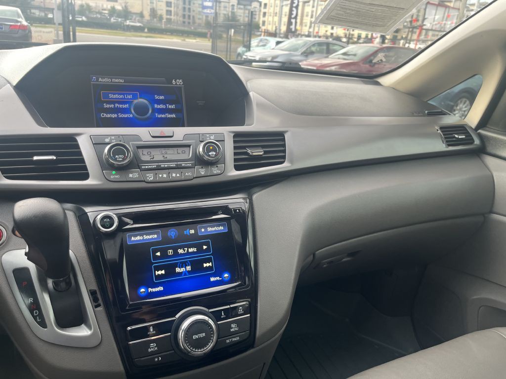 2015 Honda Odyssey Image 19