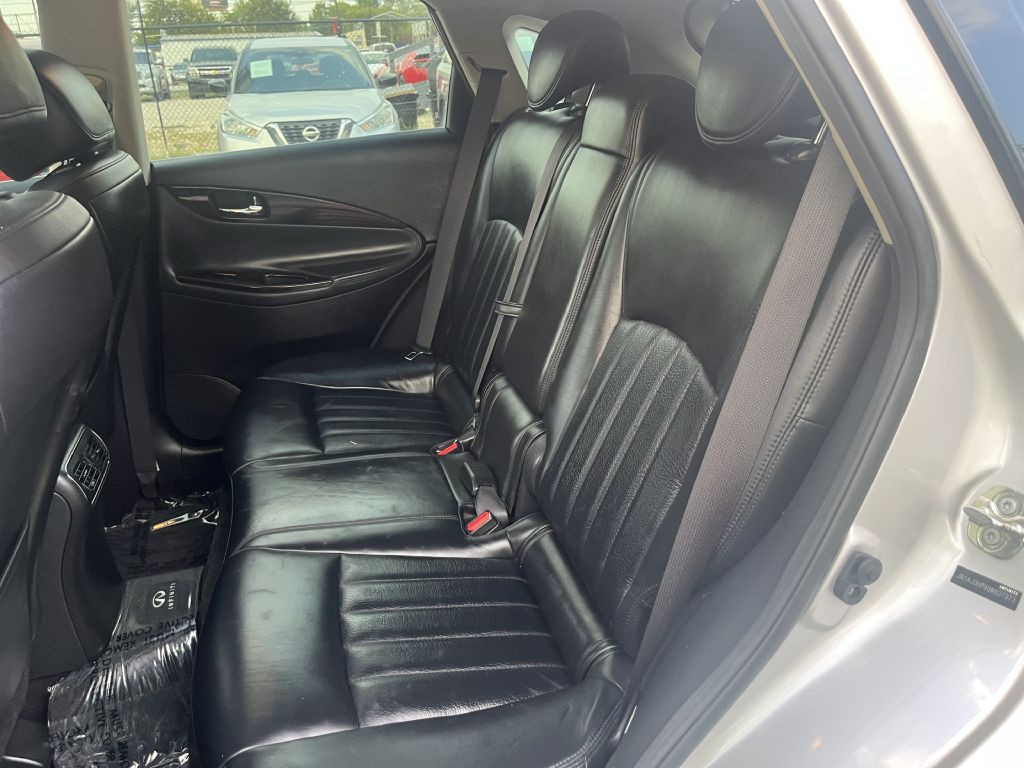 2011 INFINITI EX35 Image 17