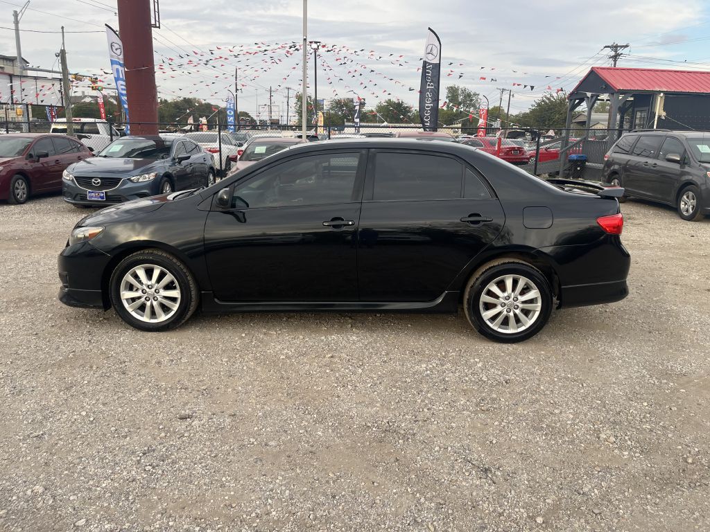 2010 Toyota Corolla Image 2