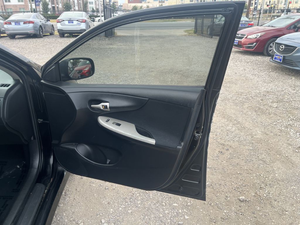 2010 Toyota Corolla Image 26