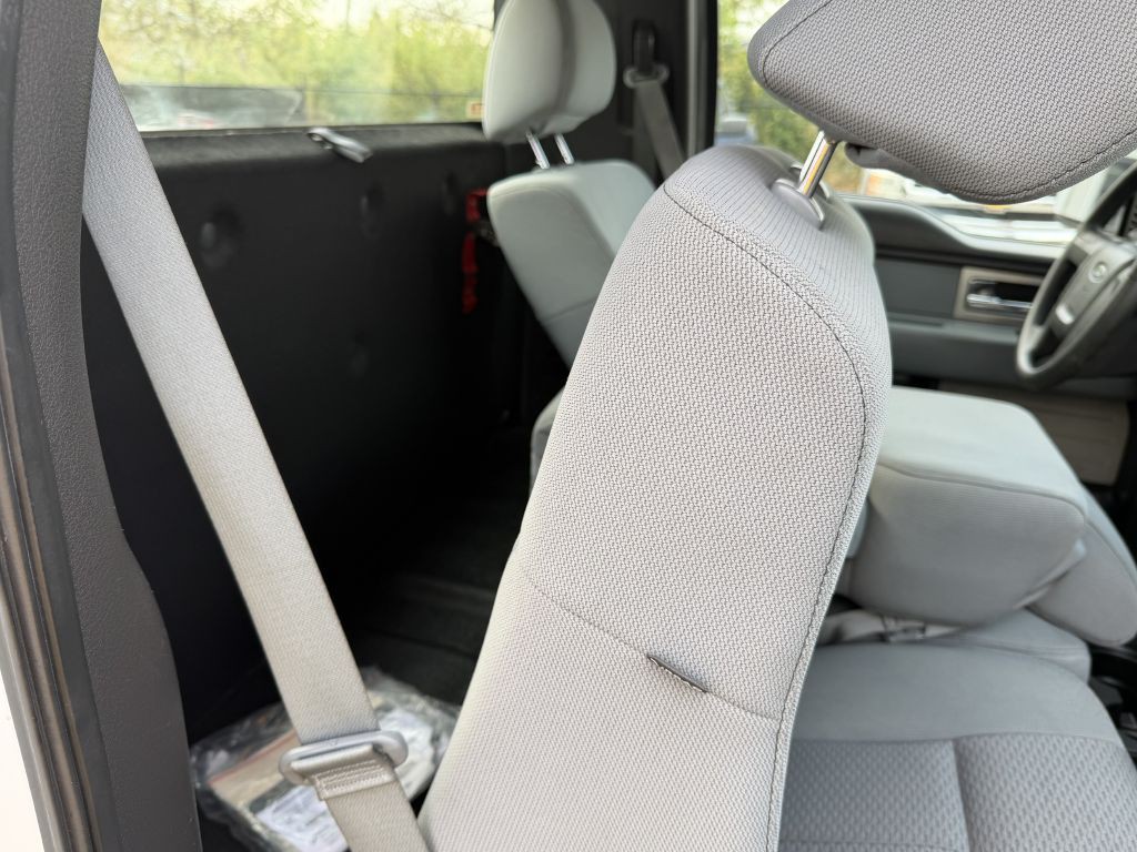 2011 Ford F-150 Image 28