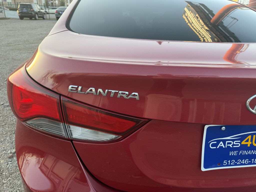 2015 Hyundai Elantra Image 8
