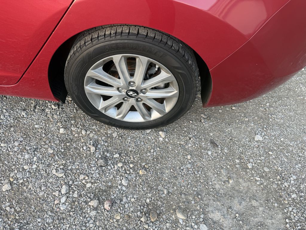 2015 Hyundai Elantra Image 10