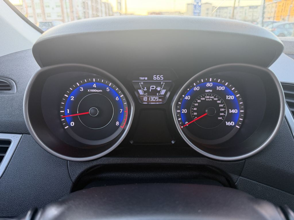 2015 Hyundai Elantra Image 14