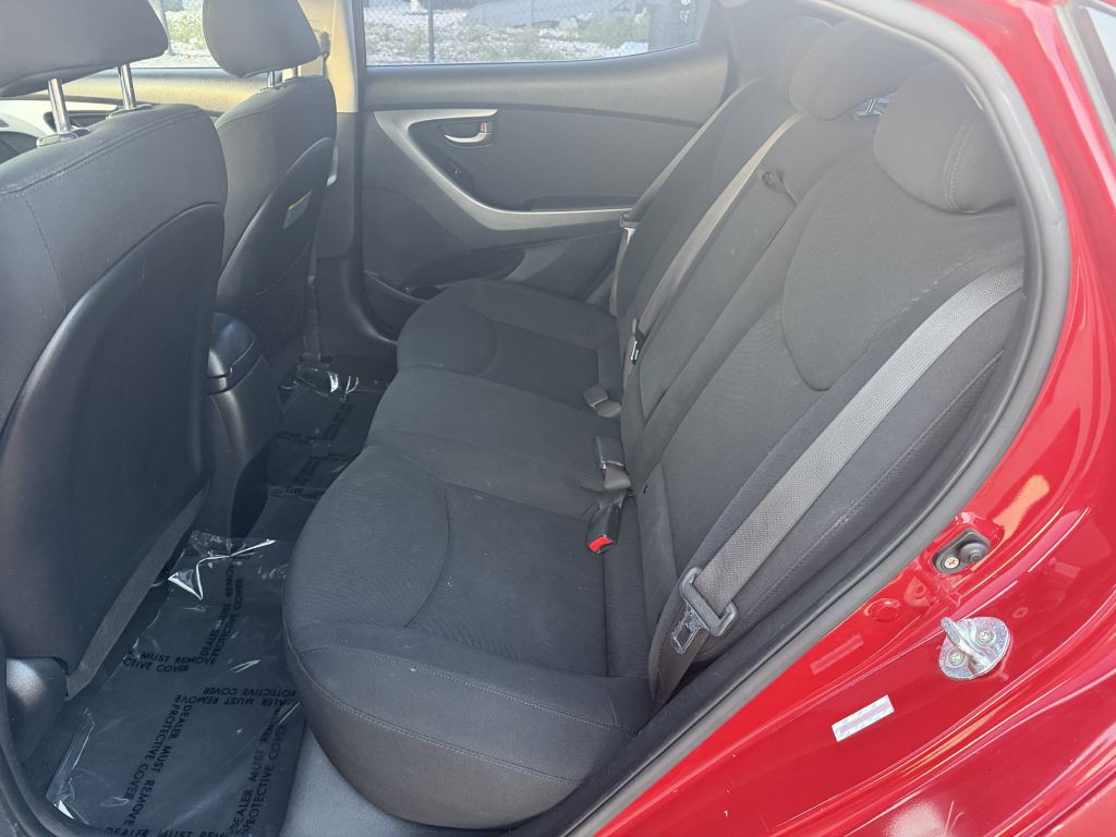 2015 Hyundai Elantra Image 17