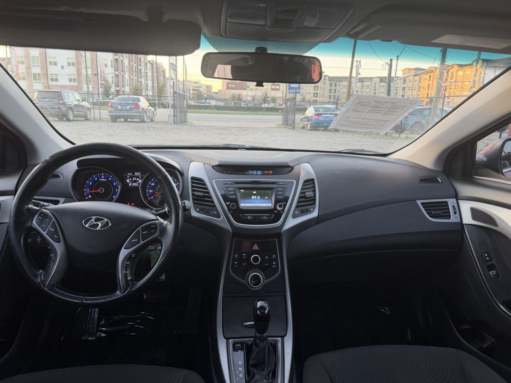2015 Hyundai Elantra Image 19