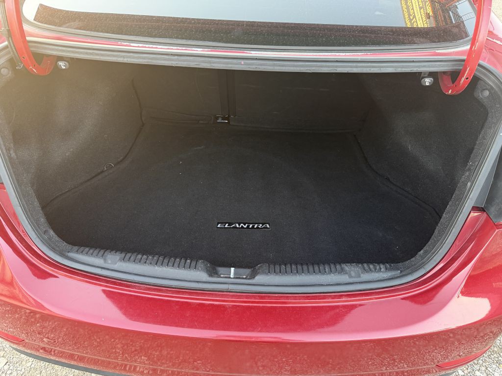 2015 Hyundai Elantra Image 21
