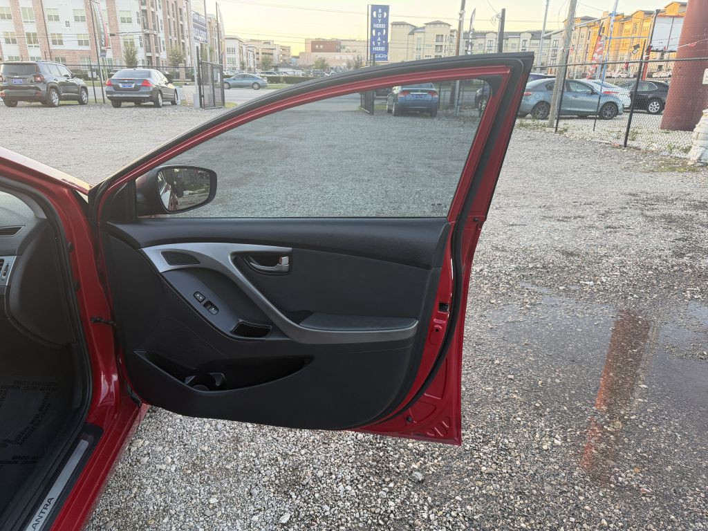 2015 Hyundai Elantra Image 25