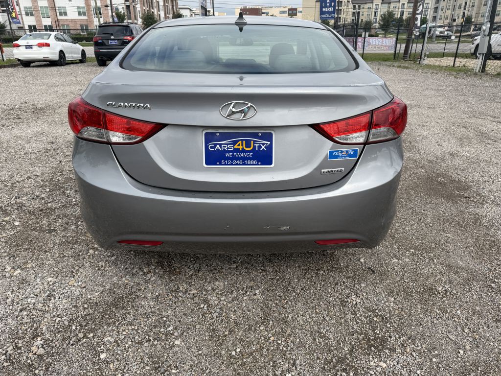 2013 Hyundai Elantra Image 7