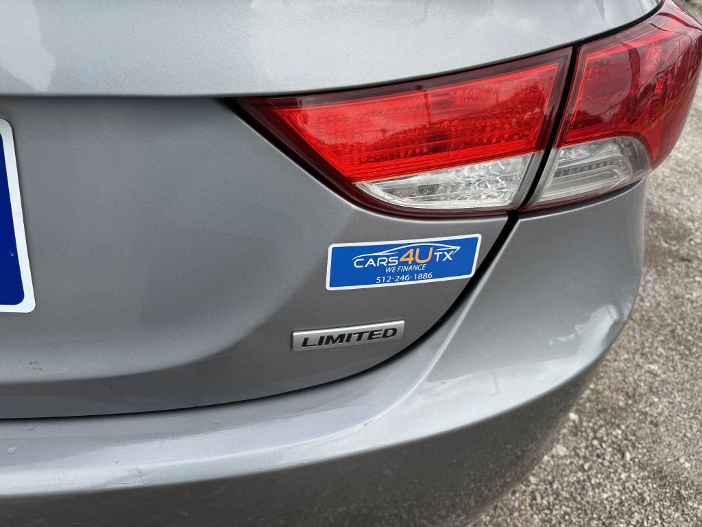 2013 Hyundai Elantra Image 8