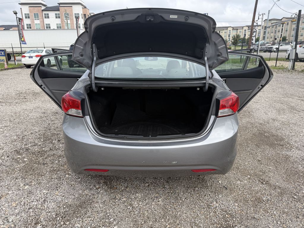 2013 Hyundai Elantra Image 31
