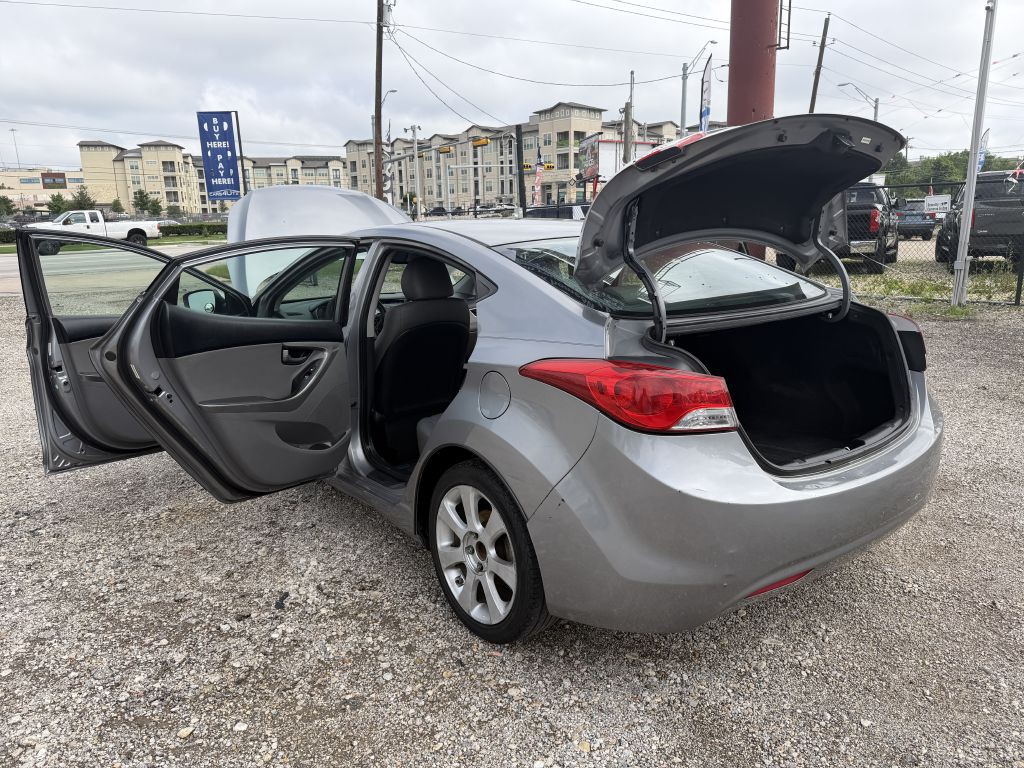 2013 Hyundai Elantra Image 32