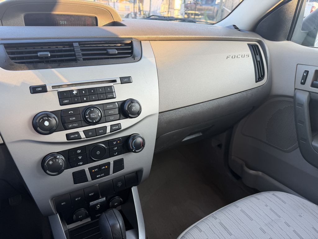 2008 Ford Focus Image 18
