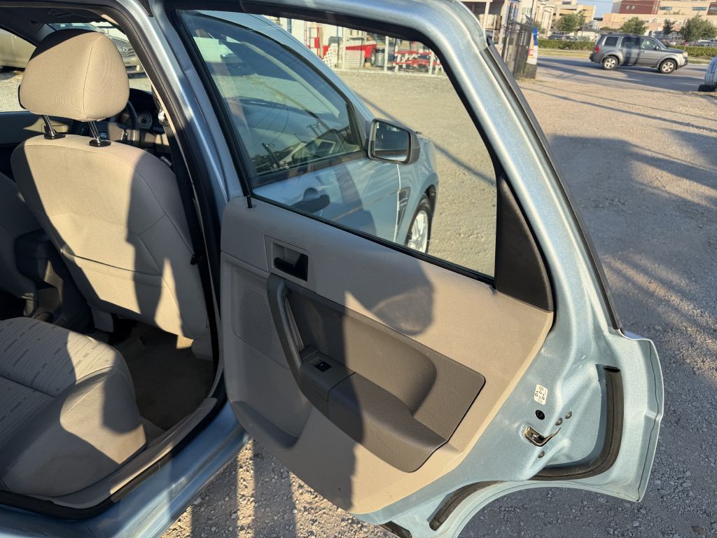 2008 Ford Focus Image 24