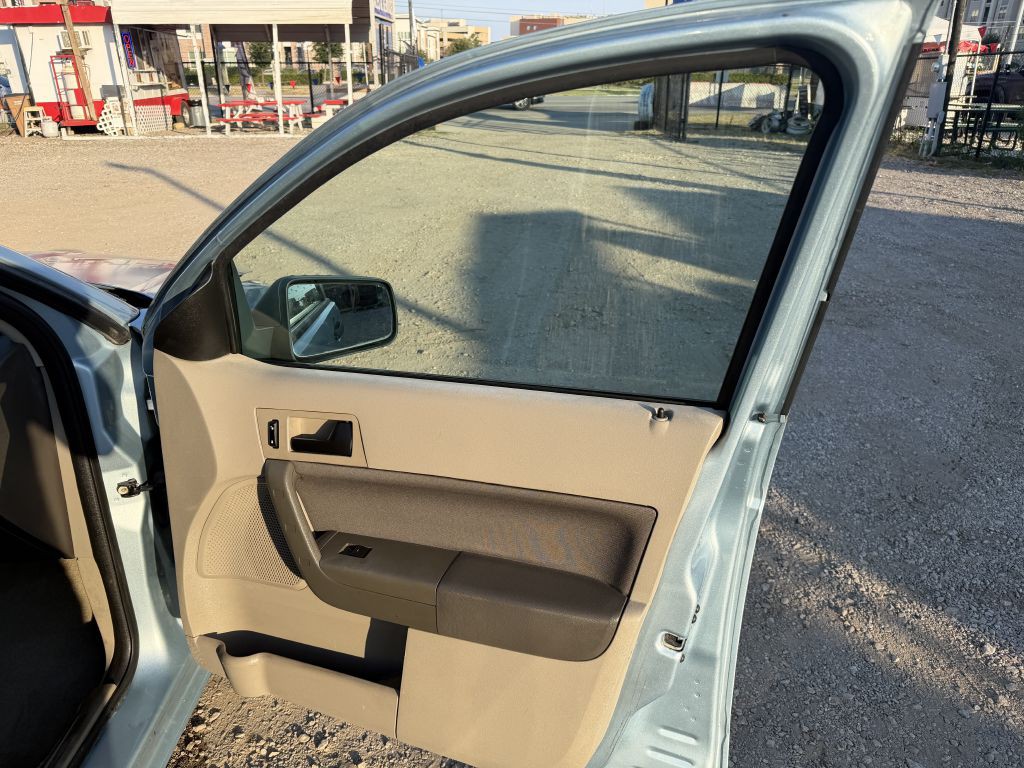 2008 Ford Focus Image 26