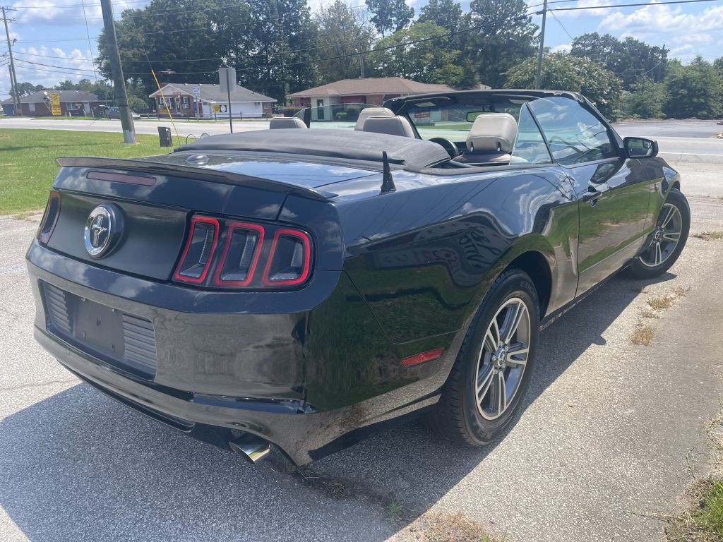 2013 Ford Mustang Image 5