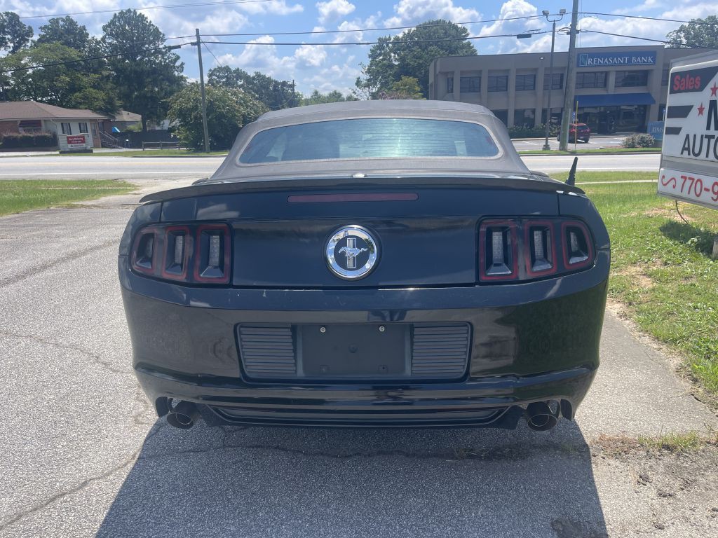 2013 Ford Mustang Image 10
