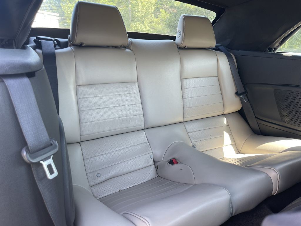 2013 Ford Mustang Image 17