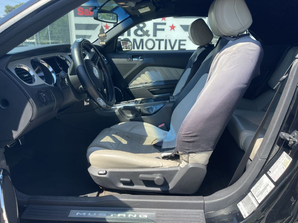2013 Ford Mustang Image 19