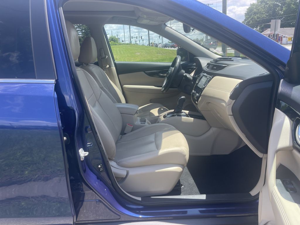 2017 Nissan Rogue Image 11
