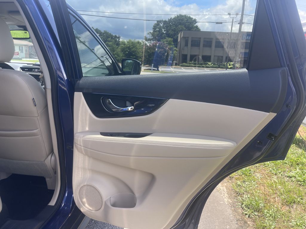 2017 Nissan Rogue Image 14