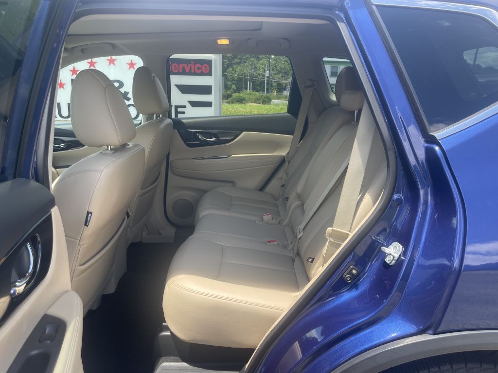 2017 Nissan Rogue Image 17