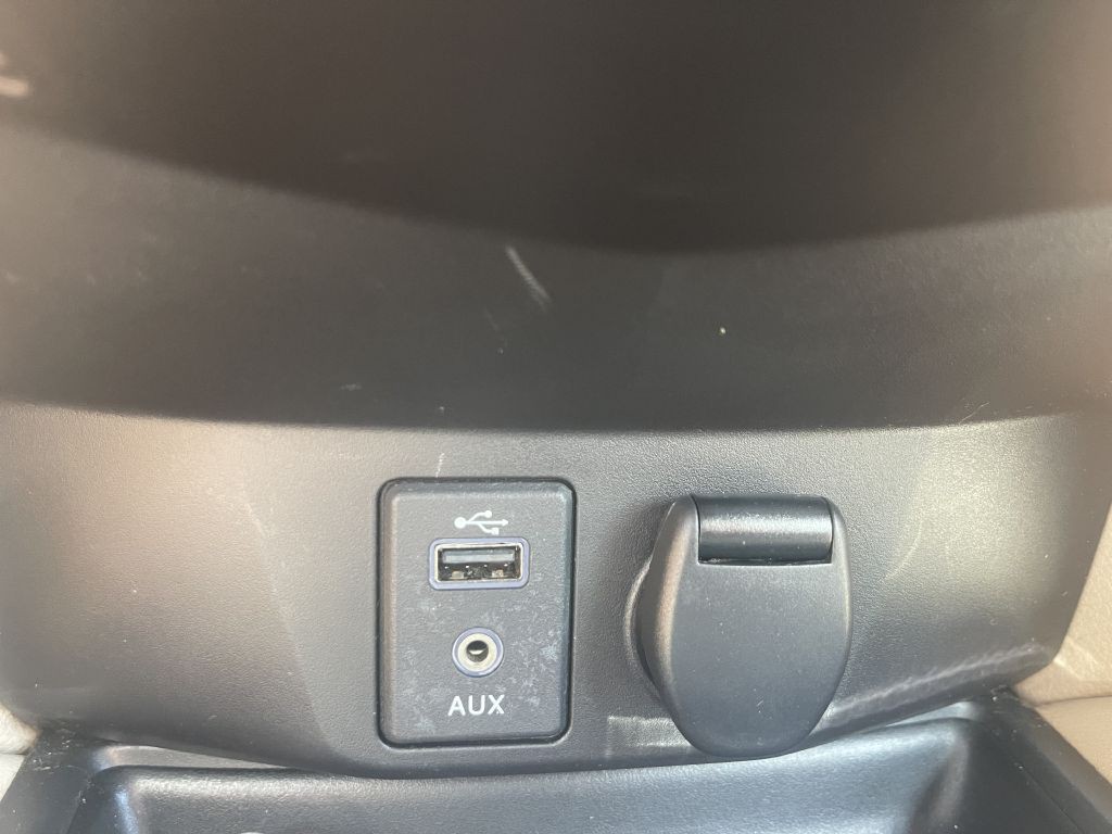 2017 Nissan Rogue Image 24